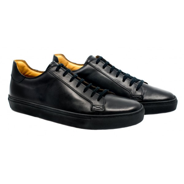 Чёрные кожаные кроссовки Nero Elegante — итальянская ручная работа